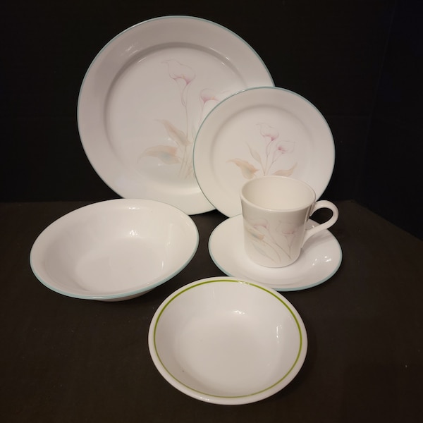 Vintage Corelle Corning Ware Three Dreams Calla Lily Pastel Lilies  Berry Cereal Soup Bowl Dinner Dessert Plates Cup Saucer