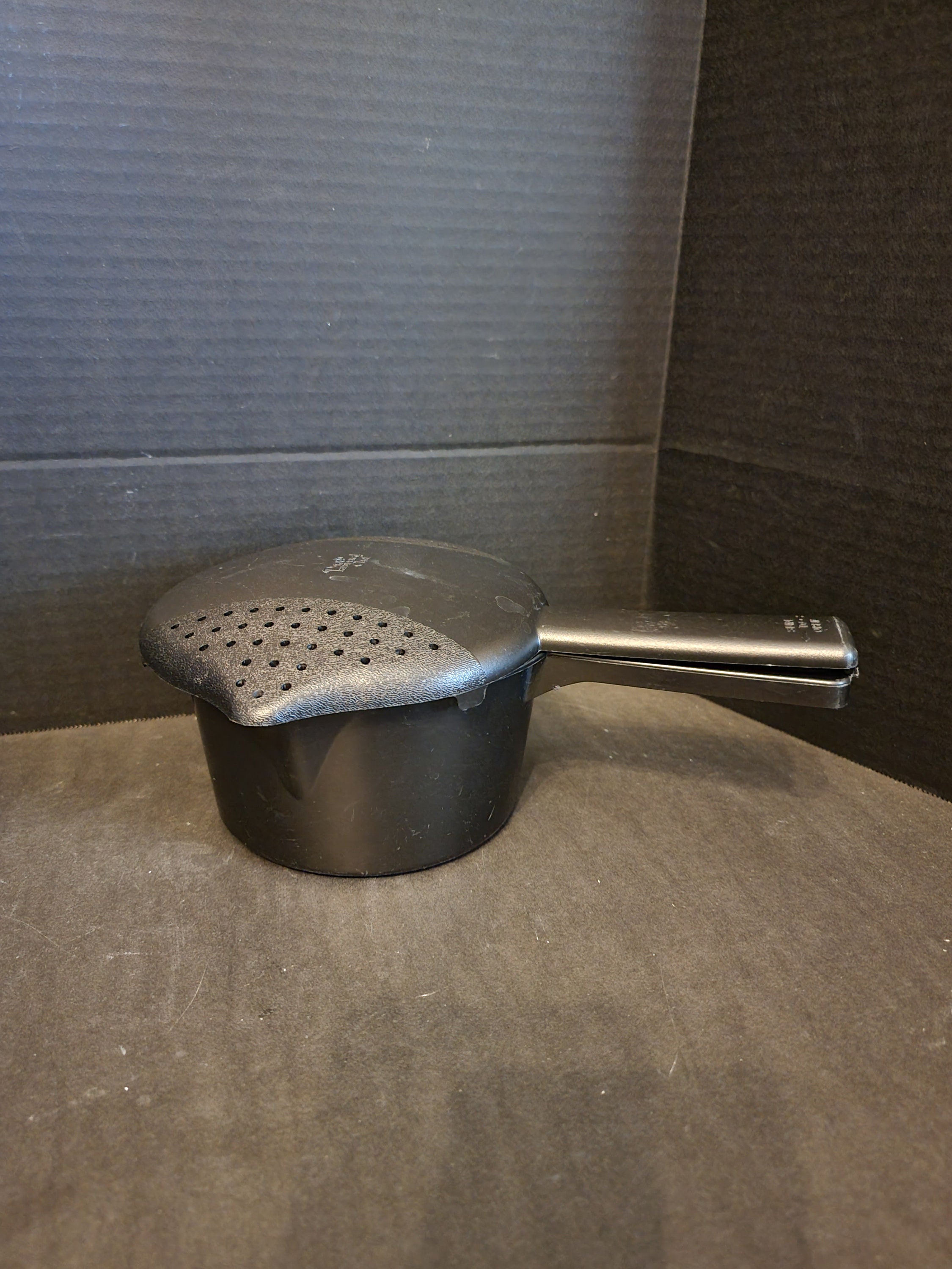 Pampered Chef Micro-Cooker 