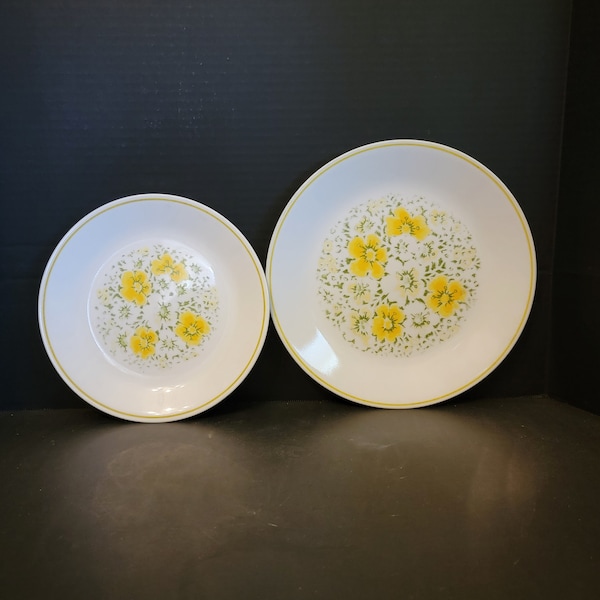 Vintage Corning Ware April Showers Yellow Flowers Daisy Leaves  Dinner Plate 10.25" Luncheon Plate  8.50"