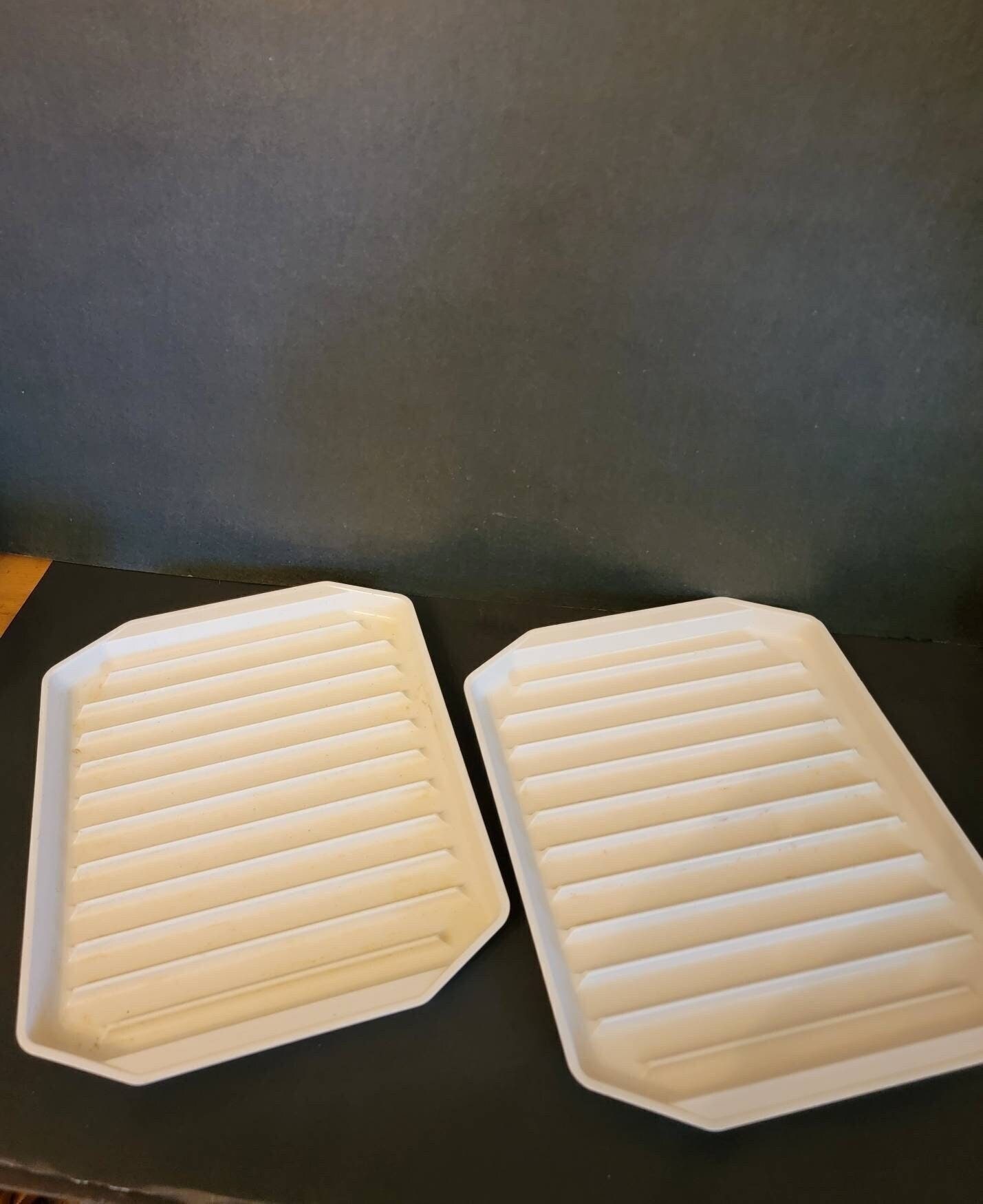 2 Vintage Nordic Ware Compact Bacon Rack Tray Freeze Heat Serve 104  Plastics Inc. Microwave. Conventional Oven 