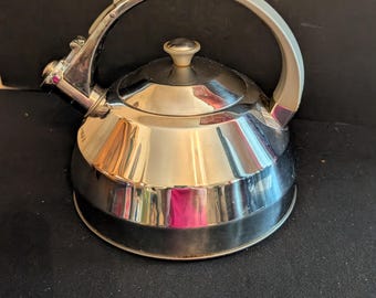 MasterClass Whistling Teakettle Stainless Steel Premium Collection Gray Soft Grip Handle 2.6 qt