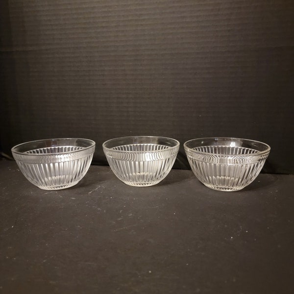 3 Vintage Clear Mixing Bowls Ribbed Sides.  12 oz  1.5 Cups Serving Bowl.  Dinnerware