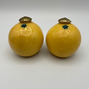 Vintage Ceramic Orange Salt & Pepper Shakers, fruit salt and pepper, vintage salt and pepper