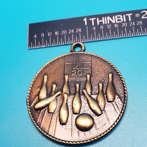 Bowling 1-1/2&quot; Medal, Gold