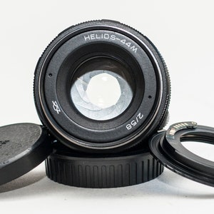 Canon EOS EF-S adapted Helios lens 58 mm f2