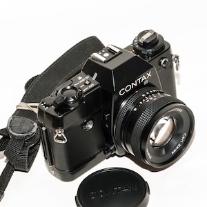 CONTAX 137 MD Quartz  with 50 mm f1.7 Carl Zeiss Planar lens - EXCELLENT.