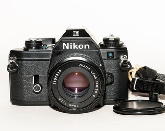 ヴィンテージ Nikon EM 50 mm シリーズ e 1:1,8 レンズ 日本製フィルム