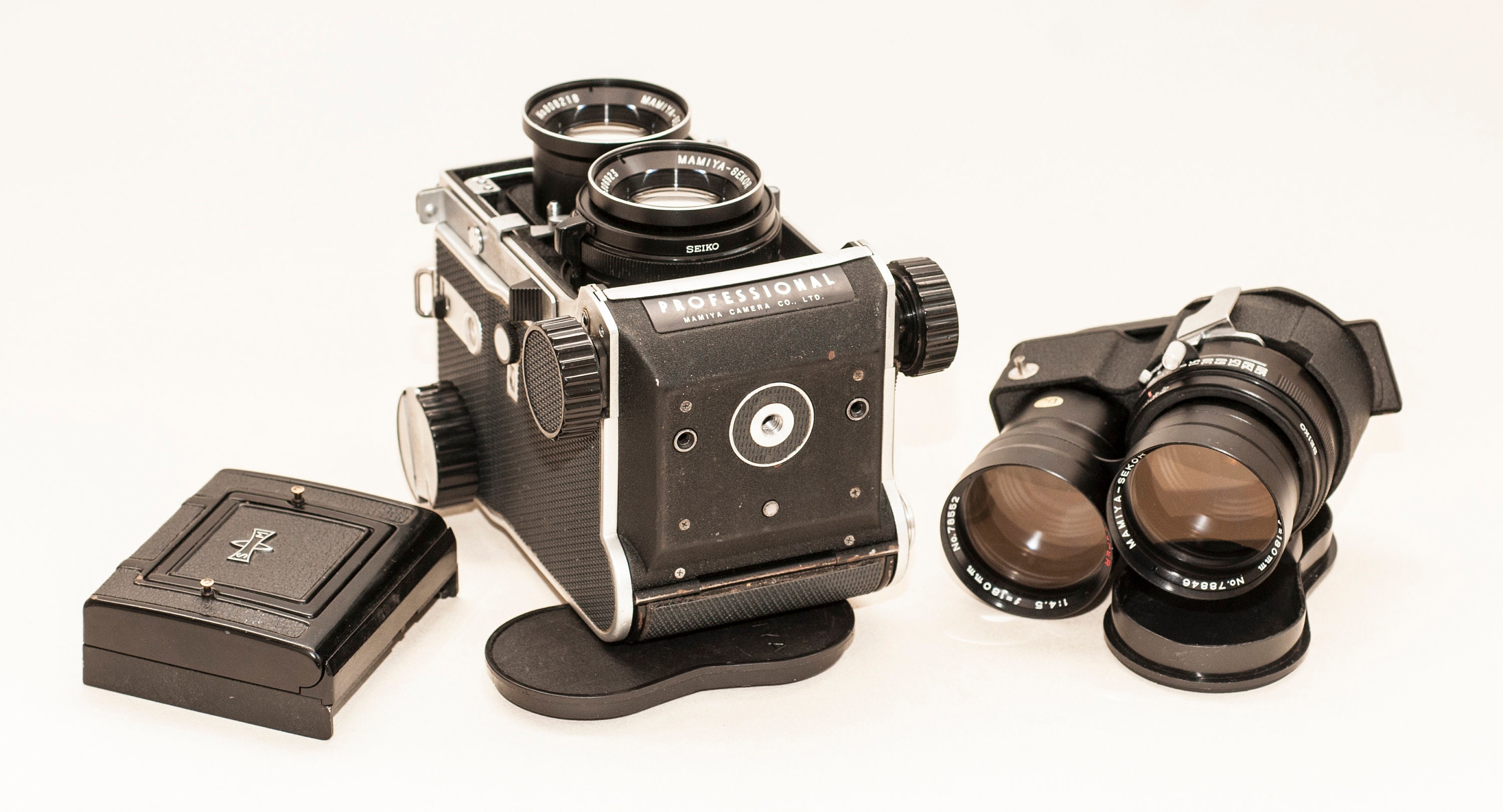 日*9様 MAMIYA C220 PROFESSIONAL Why I love Twin Lens Reflex cameras: A quick Mamiya C220