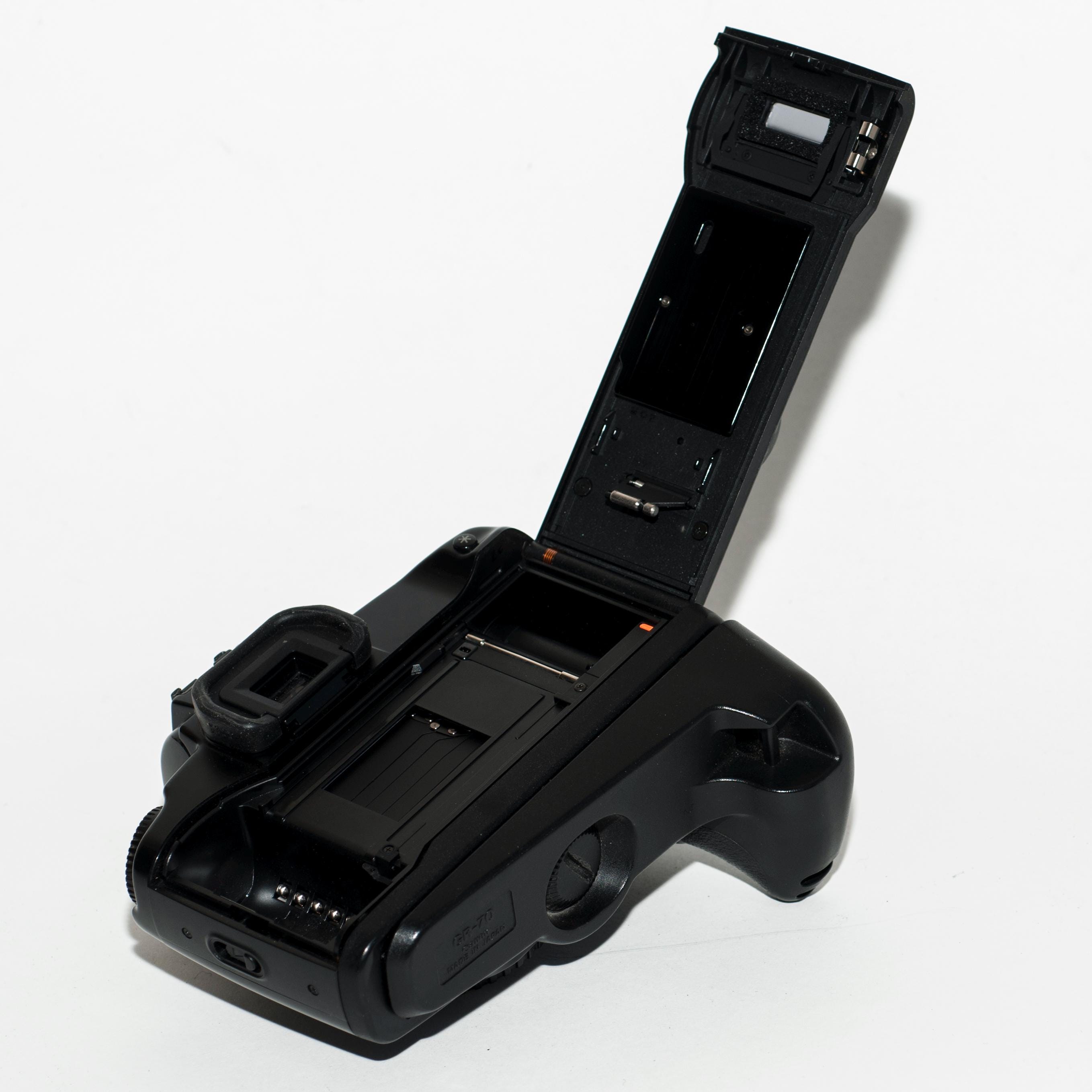 Canon EOS 100 - US Version - Elan Film Camera: With GR 70 Grip