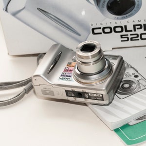 Nikon Coolpix 5200 new like BOXED. image 6