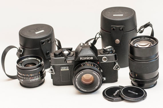 こ*ん様 KONICA FP & Canon AE-1 フィルムカメラセット コニカ FP-1 プログラムフィルムカメラ（ヘキサノンレンズ3本搭載