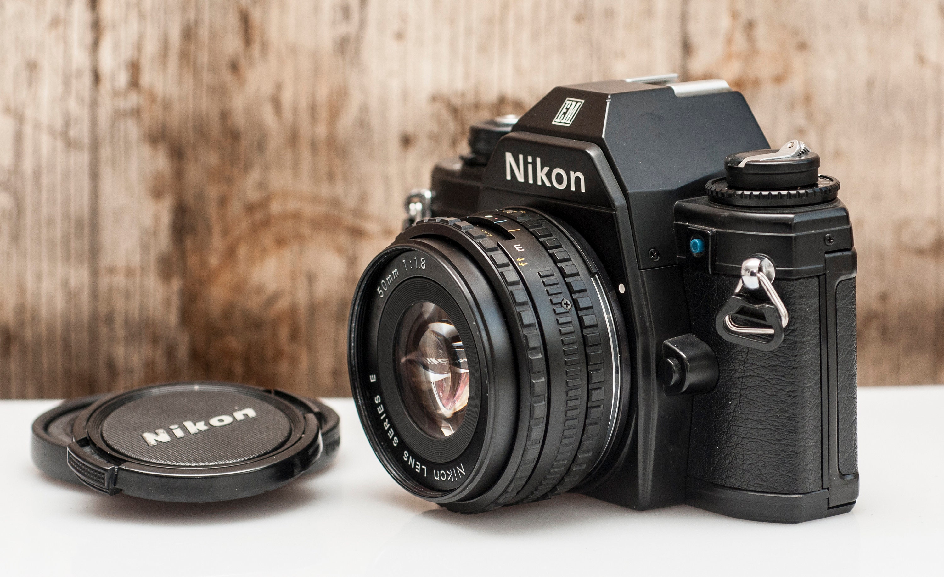 Nikon EM 　Nikkor 50mm f/1.8パンケーキレンズ Nikon EM Nikkor 50mm f/1.8パンケーキレンズ