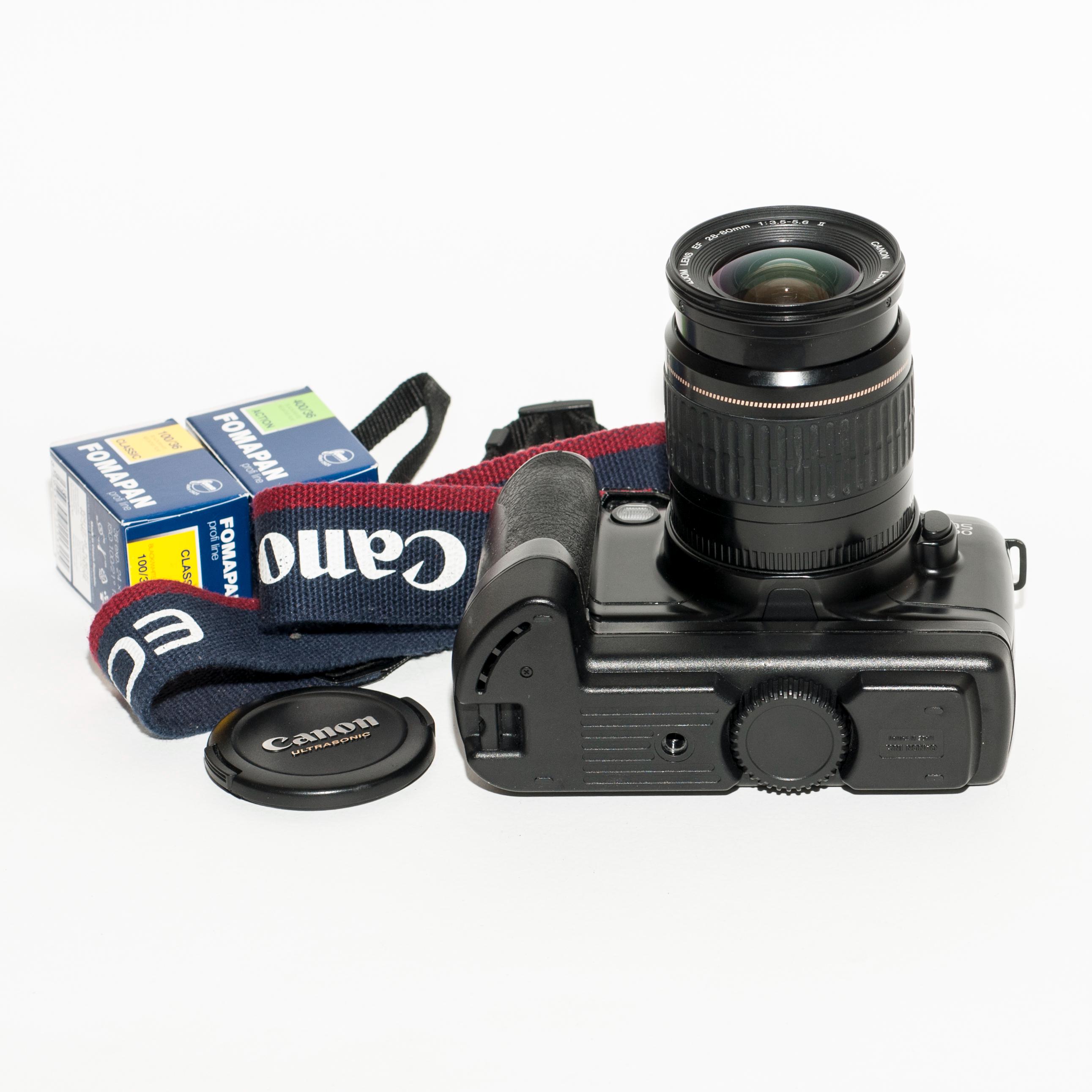 Canon EOS 500 フィルムカメラ: 28-80 mm レンズ、バッテリーパック