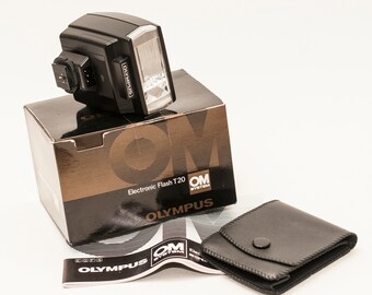 オリンパス OM-1 35mmフィルム一眼レフカメラ Zuiko 50mm f/1.8レンズ