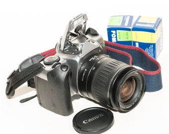 Canon EOS630 35 mm フィルム カメラ本体のみ。新品同様で完璧に動作し