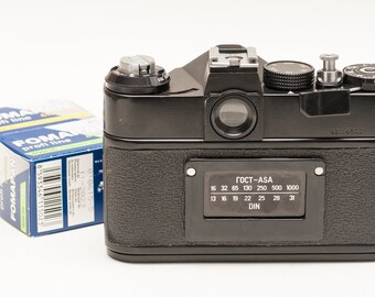 ZENIT 11 Film Camera With HELIOS 44-M 55mm Lens & FOMAPAN