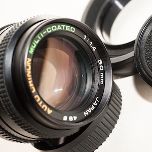 50 mm f/1.4 CHINON  lens  - Pentax fitting - NEAR MINT