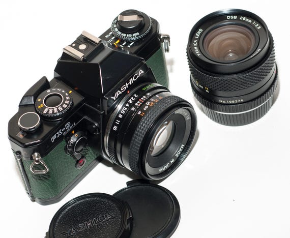 ヤシカ FX-D レンズ付き YASHICAが“アナログ風デジタルカメラ”を国内先行販売。往年のフィルム