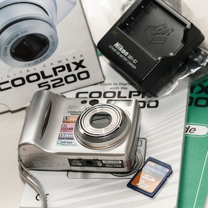 Nikon Coolpix 5200 new like BOXED. image 4