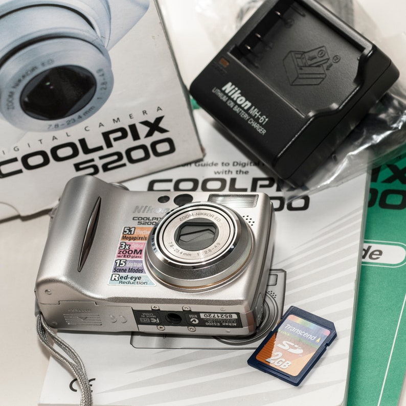 Nikon Coolpix 5200 new like BOXED. image 4