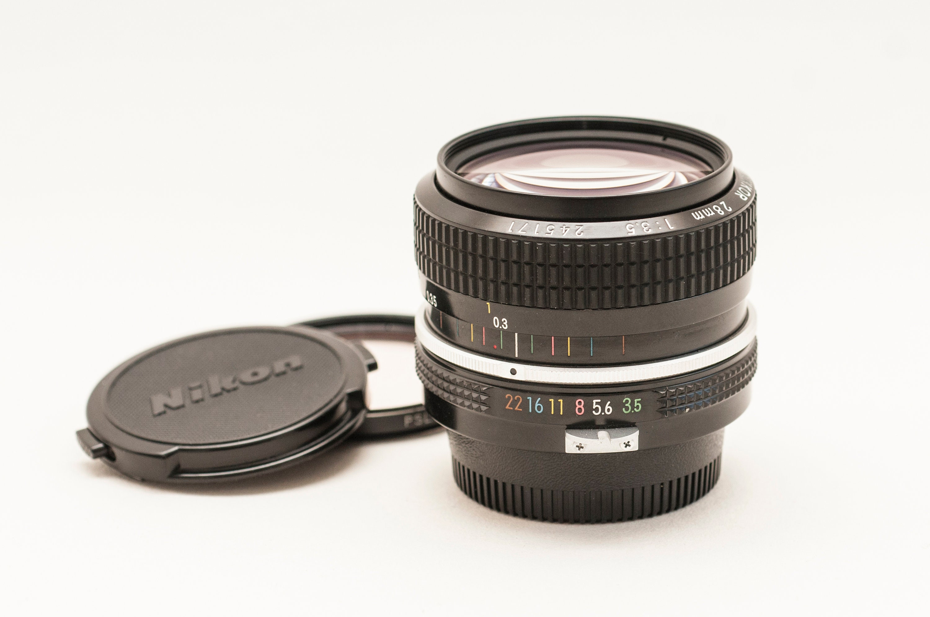Objetivo Nikon 28 mm f3 5 Ai EXCELENTE. Lente gran angular Nikon