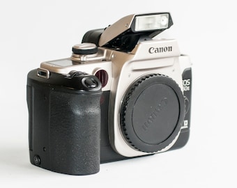 Cámara de cine Canon EOS 50 E de 35 mm.