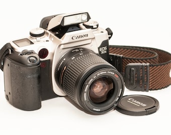 Canon EOS630 35 mm フィルム カメラ本体のみ。新品同様で完璧に動作し