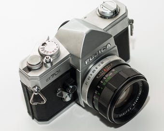 フィルム一眼レフカメラ Fujica ST605 35mm、フジノンレンズ 1:2.2 f