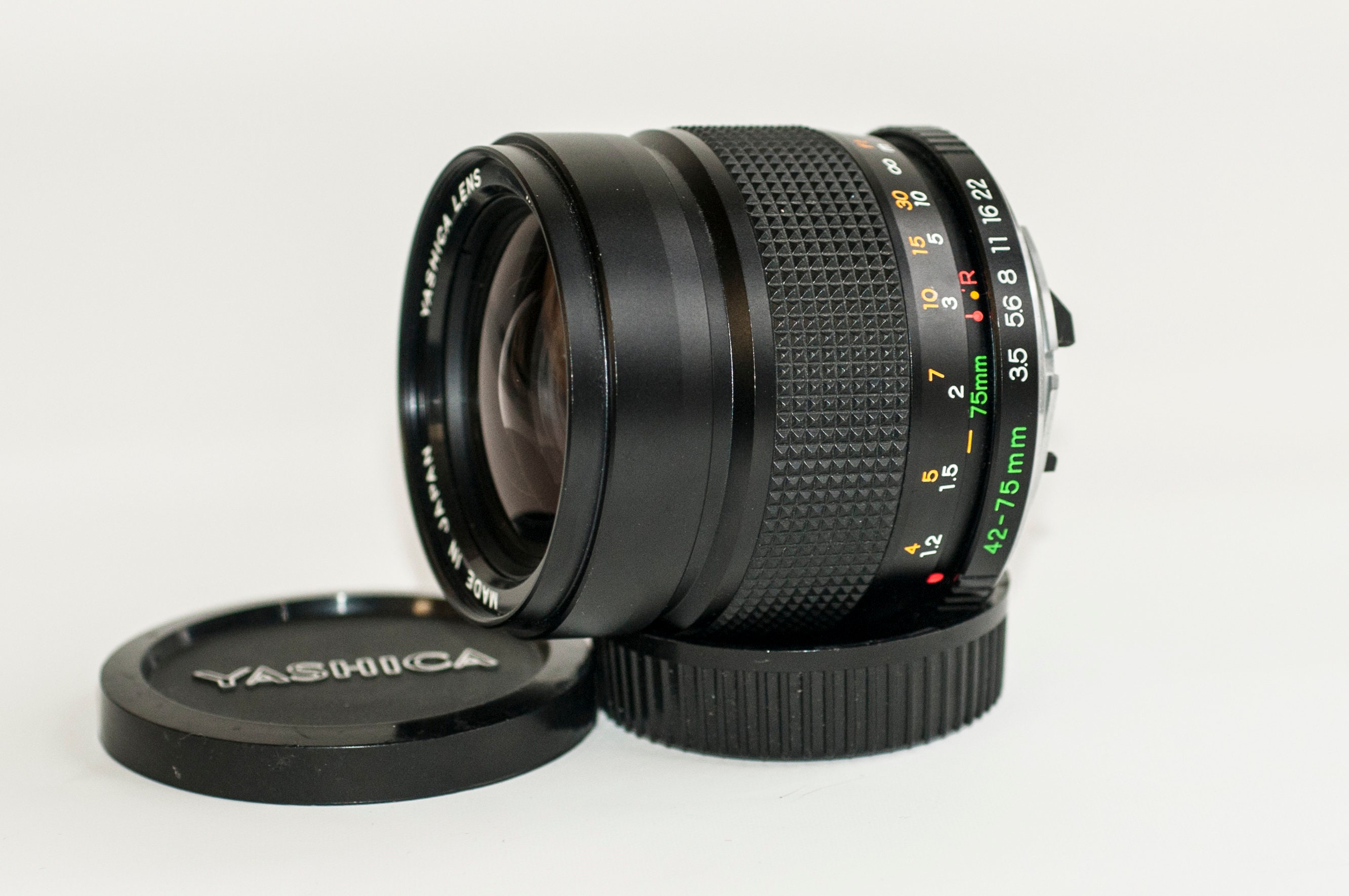 YASHICA ML Zoom Lens 42-75 Mm F/3.5-4.5 CONTAX Fitting Lens