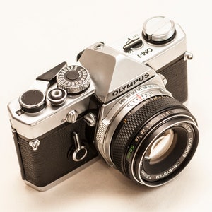 Olympus OM 1 MD With ZUIKO 50 Mm F/1.8 Lens - Silver Noose. - Etsy