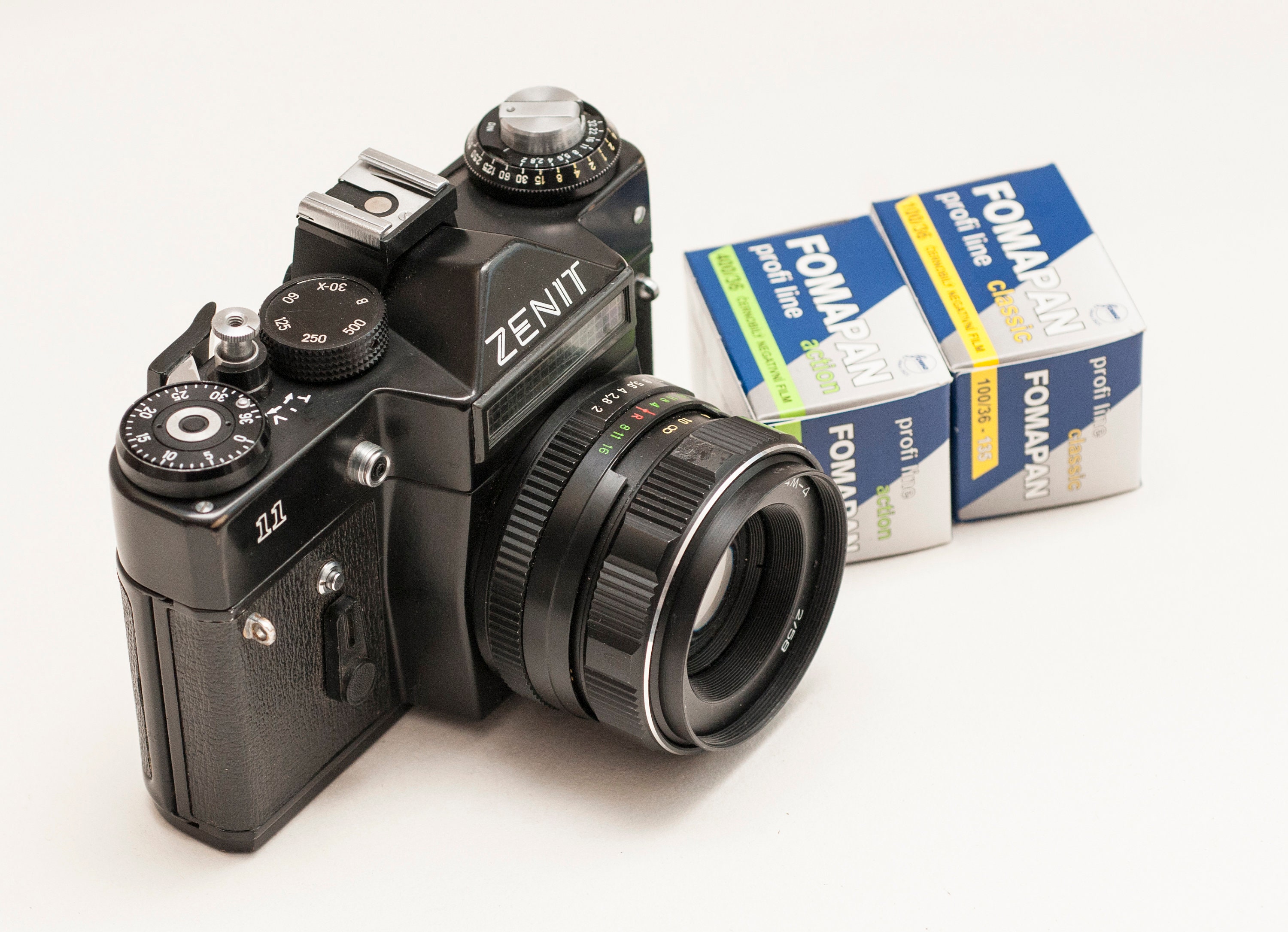 ZENIT 11 Film Camera With HELIOS 44-M 55mm Lens & FOMAPAN