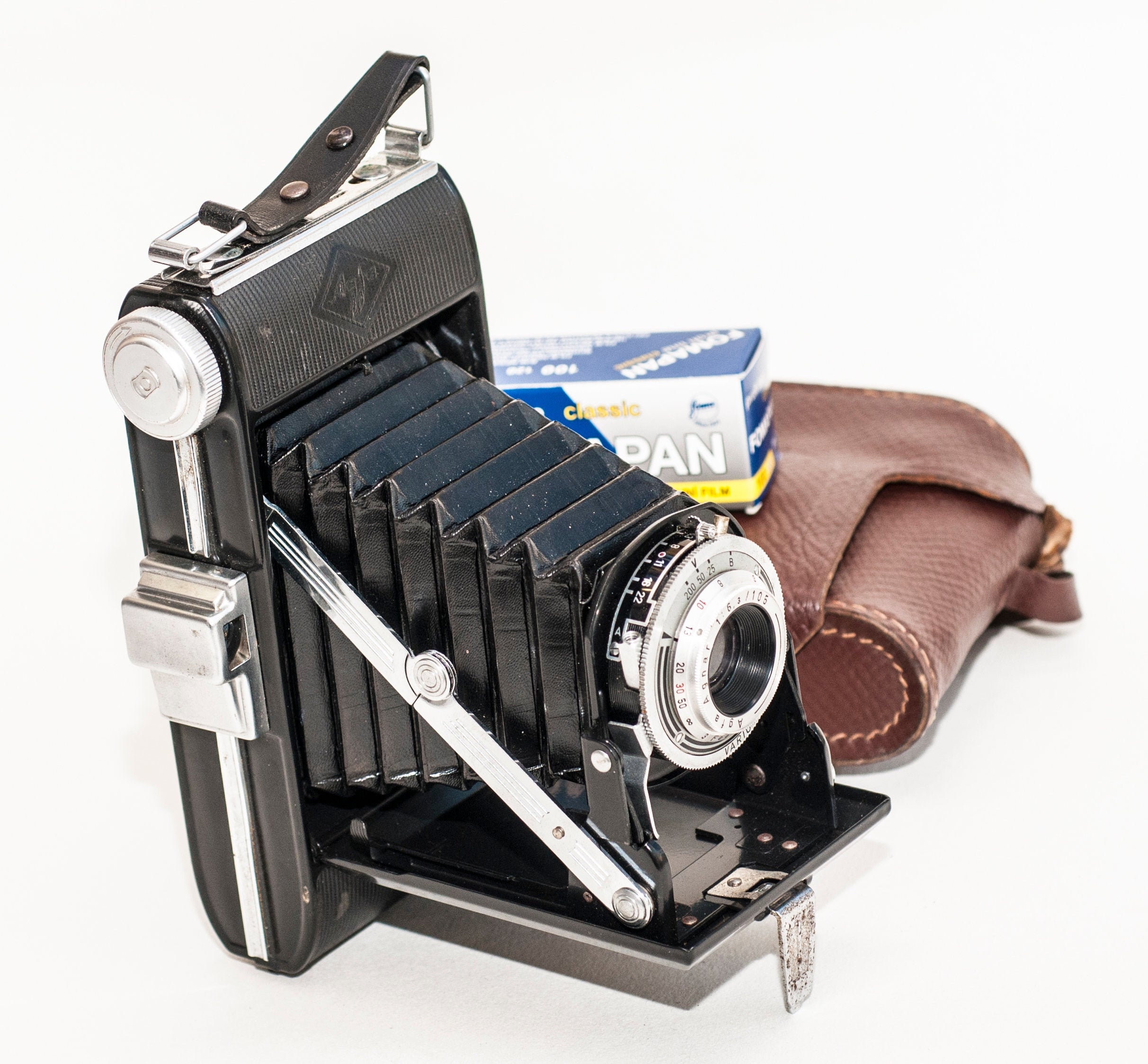 AGFA Billy Record I Vintage Folding 120 Film Camera With One