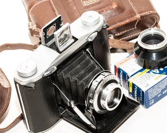 ZEISS IKON folding camera 120 mm film VARIO Novar Anastigmat ZEISS IKON folding camera 120 mm film VARIO Novar Anastigmat