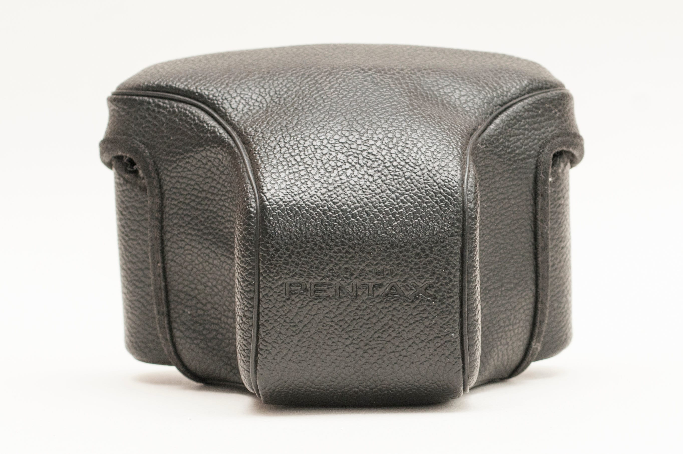 Étui Pentax Super A Noir Demi-coque : Le Petit Accessoire Japonais Qui Prend Soin De Votre Argentique !