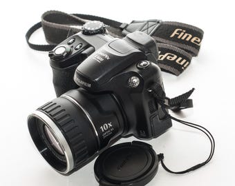 Fujifilm FINEPIX s5600 digital camera.