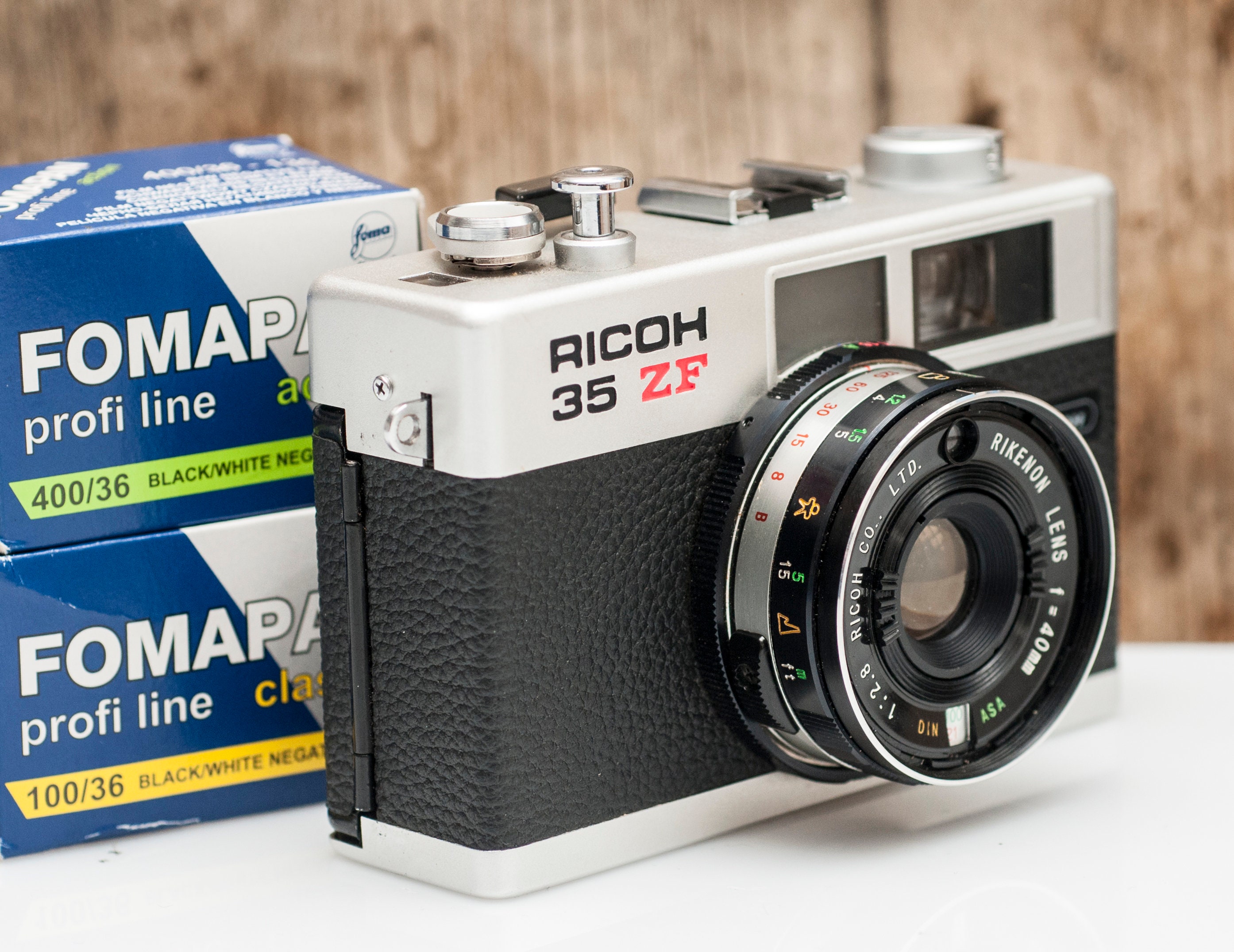 Ricoh 35 ZF ブラック トイカメラ Ricoh 35 ZF - Camera – Kamerastore
