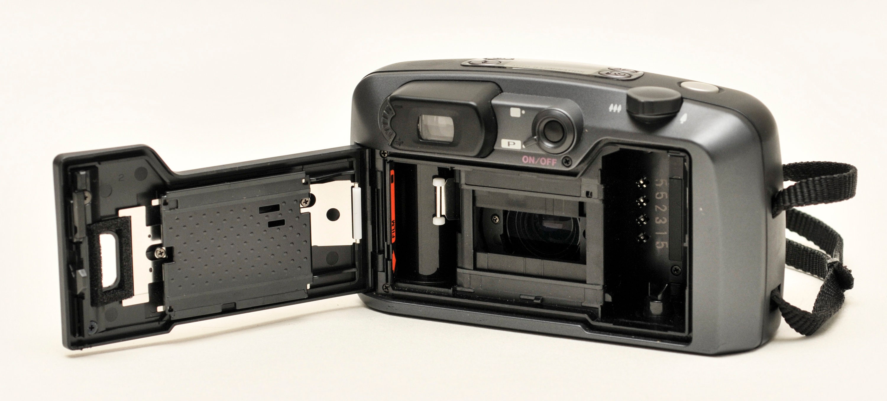 ペンタックス エスピオ 140：ブラック 35mm ポイントシュートフィルム