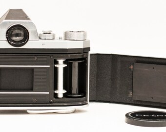 Vintage Praktica IV F Film Camera W/ Petri 55mm F2.8 Lens - Etsy