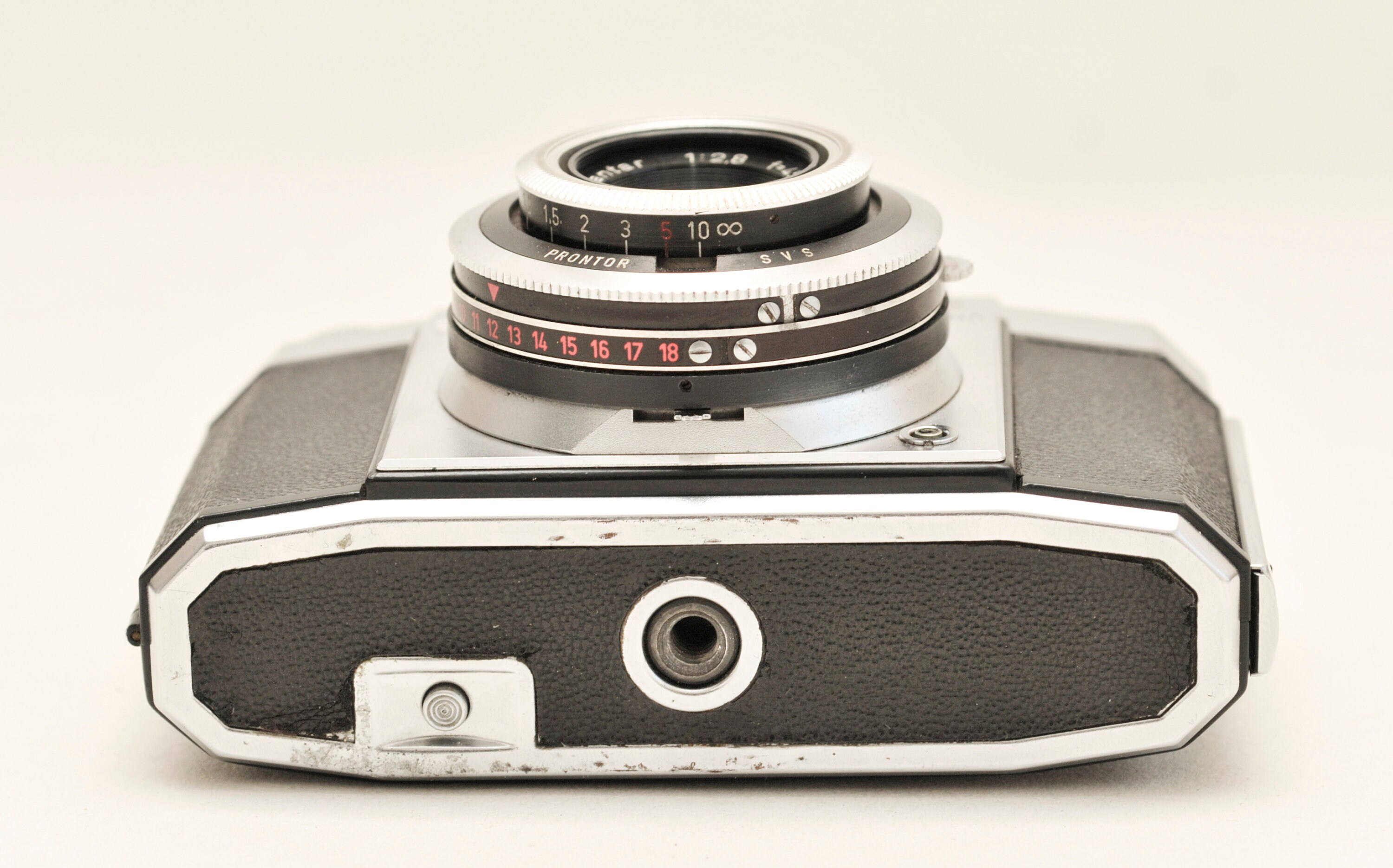 ZEISS IKON CONTINA フィルムカメラ ツァイス・イコン コンティナ カメラ: Pantar 45 mm f/2.8、FOMAPAN