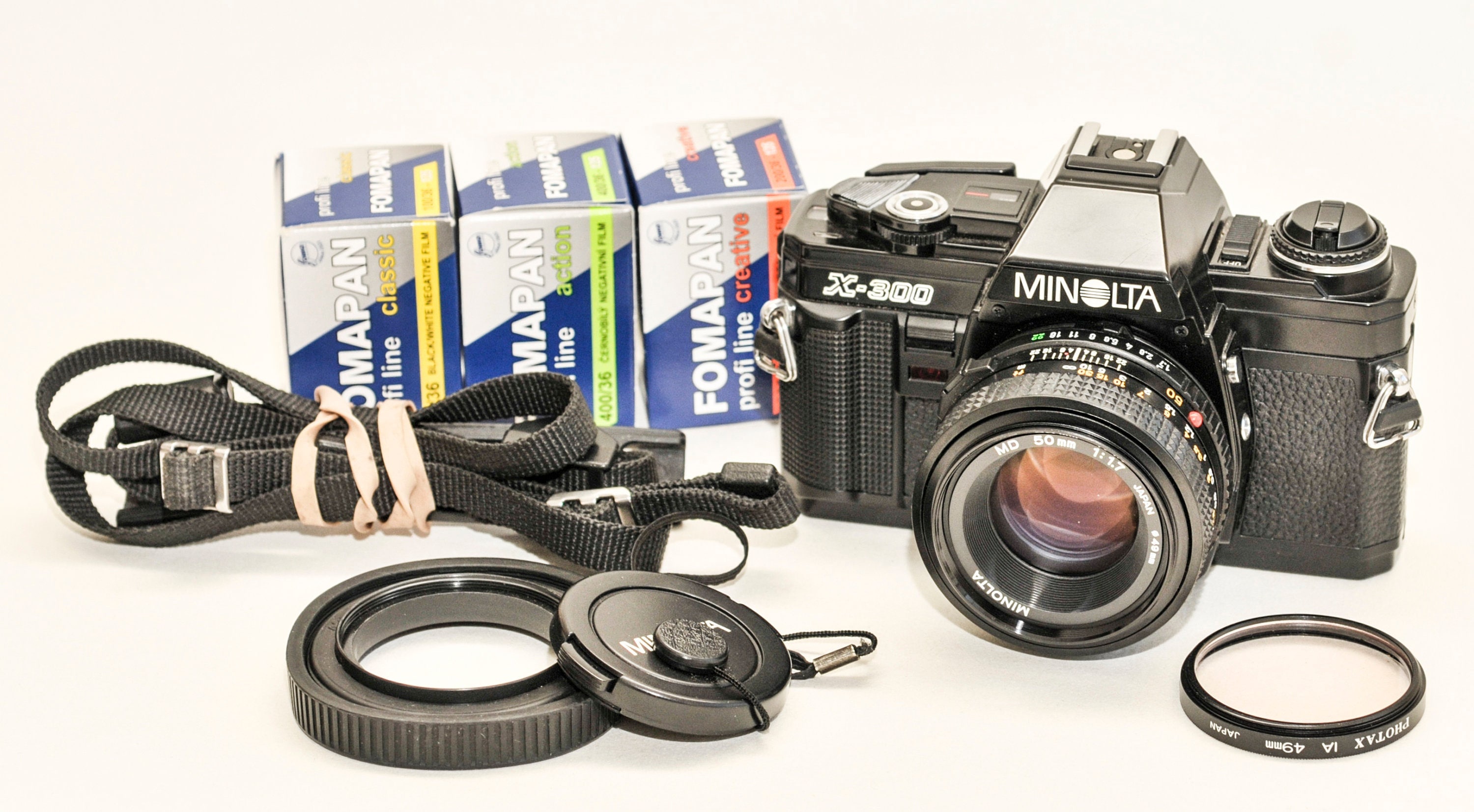 ミノルタ X300 35mm一眼レフフィルムカメラ（50mm f/1.7レンズ、フォマ