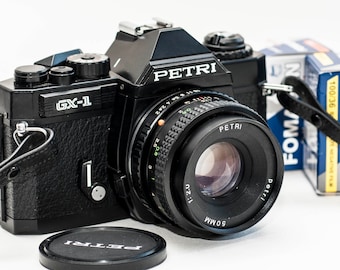 PETRI Compact Super 35mm Half Frame Film Camera - Orikkor 28mm f