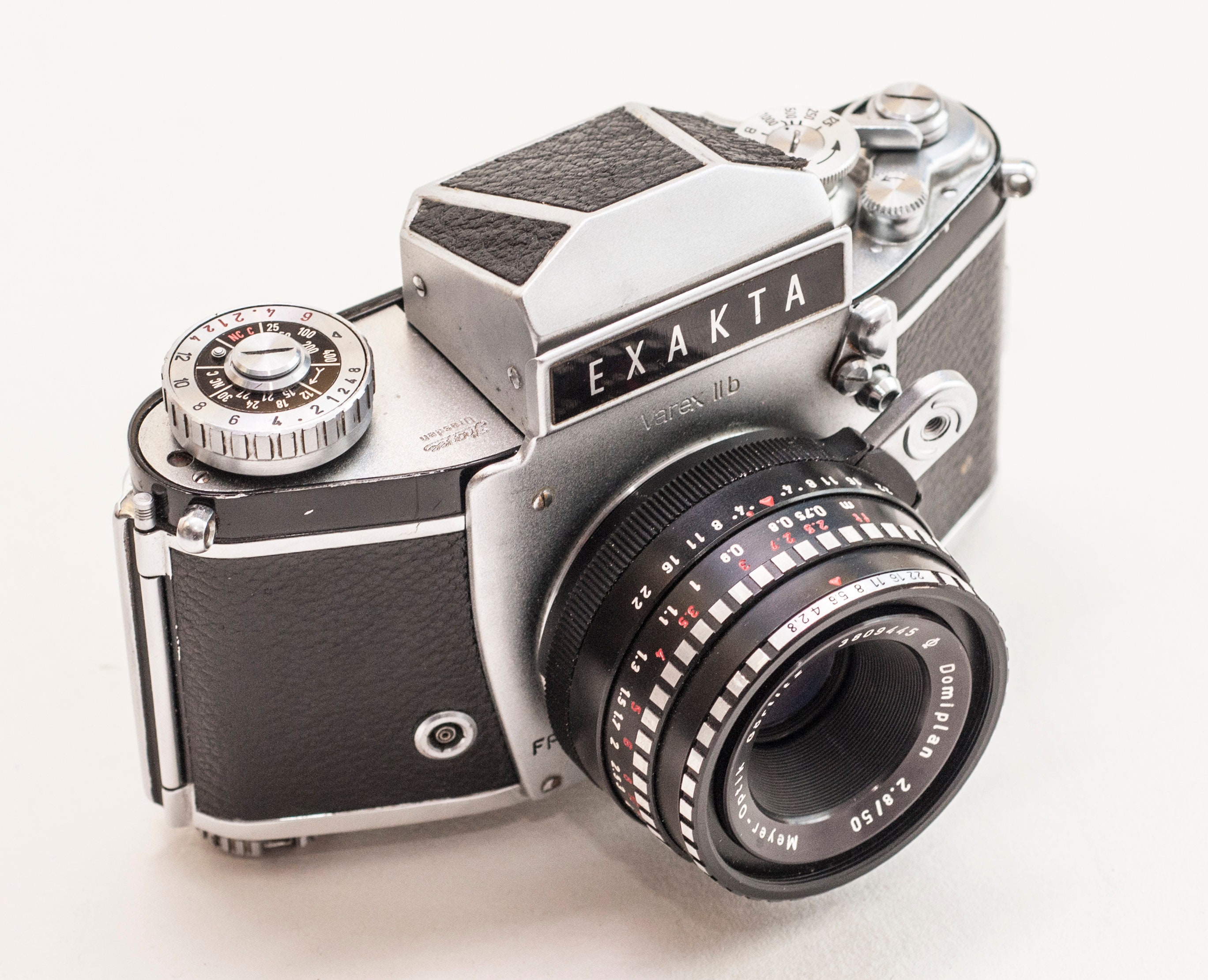 Vintage Exakta Varex Iib 35mm Film Camera: Gorlitz Domiplan 50mm