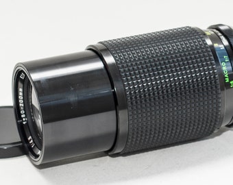 Olympus OM fitting PRESSMAN zoom lens 80-200 mm f/4.5 MACRO - near mint condition.