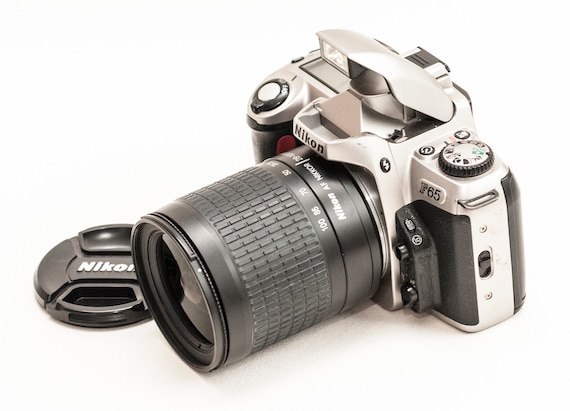 Nikon F65 フィルム一眼レフカメラ Nikon F65 Film Camera With 28-100 Mm F/3.5-5.6 G Lens. - Etsy
