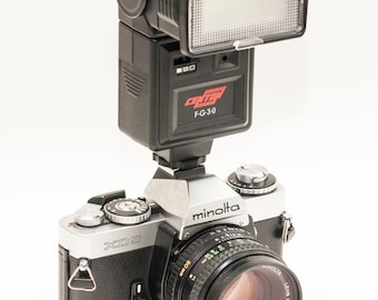 Hot shoe speed flash CENTON FG30 for SLR film cameras..