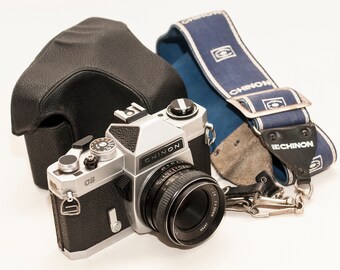 Chinon CS 35 mm Filmkamera mit 50 mm f2,8 Objektiv, Tasche & Trageriemen