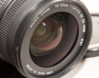Canon EF fitting SIGMA dc optical stabiliser hsm lens 18-50 mm f/2.8- 4.5