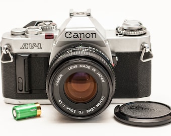 Canon AE-1 プログラムフィルムカメラセット：50 mm f/1.8 & 28 mm