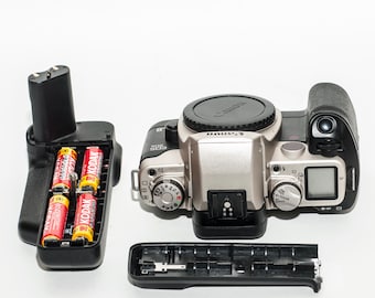 Cuerpo de cámara Canon EOS 50 E AF con paquete de batería Canon BP-50.