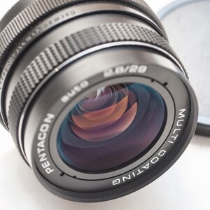 Wide angle lens M42 screw lems PENTACON MC auto 28 mm f/2.8 - Excellent.